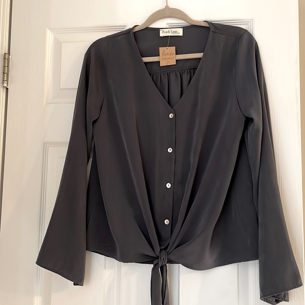 Peach Love California NEW dark Gray blouse size Small